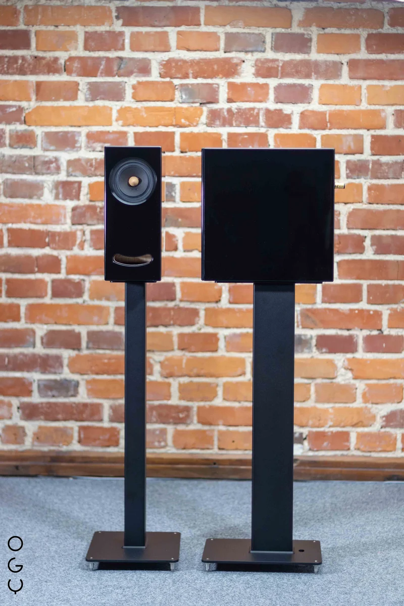 Stands KT 700 for Closer Acoustics OGY bookshelf loudspeakers
