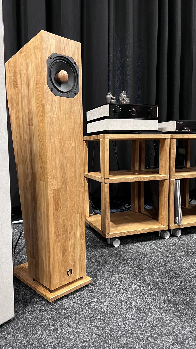 Closer Acoustics Forlane Loudspeakers Natural Oak