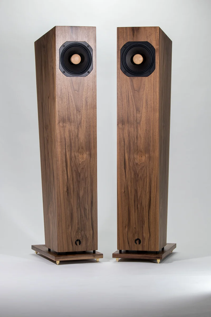 Closer Acoustics Forlane Walnut Veneer Finish