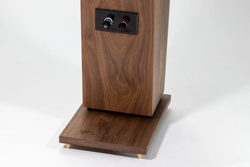Closer Acoustics Forlane Walnut Veneer Finish