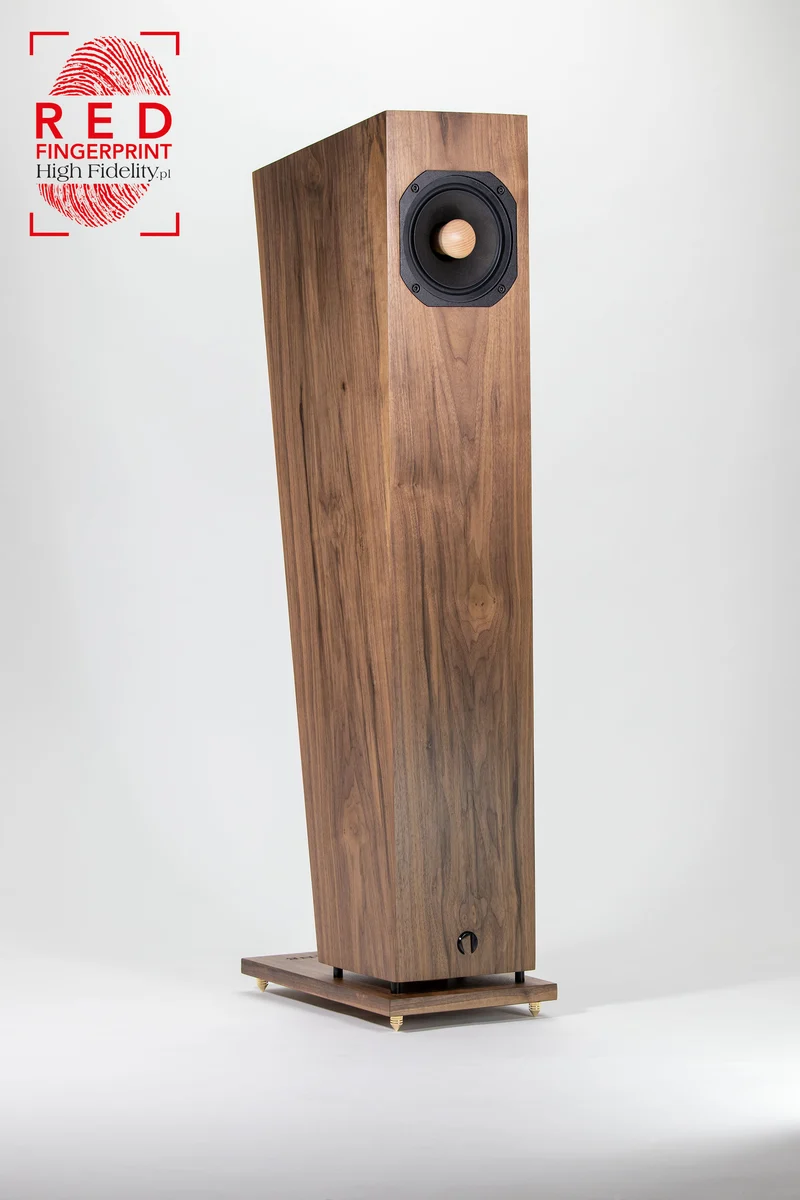 Closer Acoustics Forlane Walnut Veneer Finish