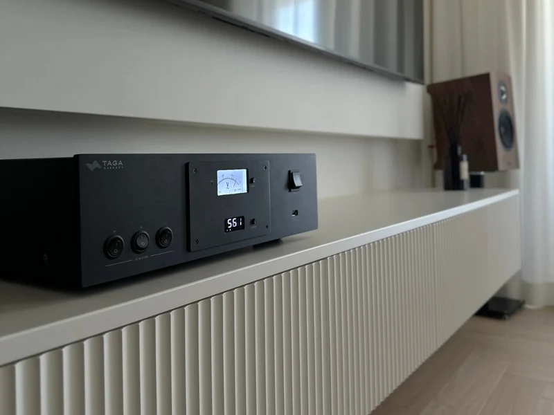 TAGA HARMONY PC-9000DC