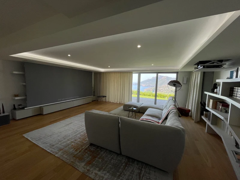 AV Concept Products CeilingScreen Tensioned X (BlackDrop 40cm) - Infinity+ (Sortie de toile à l'arrière)