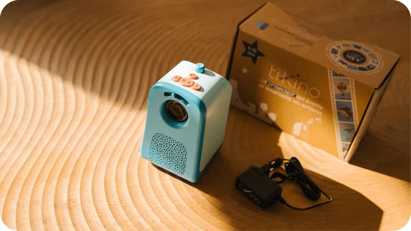 Tikino, le projecteur qui éveille et émerveille