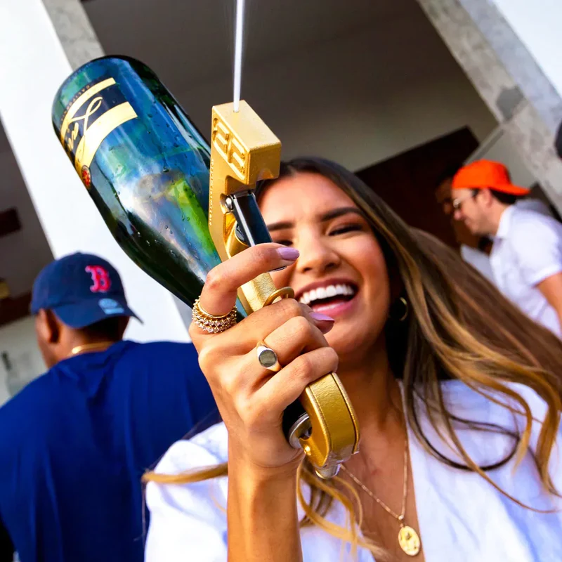 Beergun™ | Le Pistolet à Boissons Ultime pour Toute Fête ou Événement!