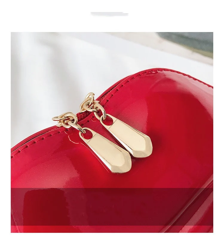 Lips Chain Shoulder Bag