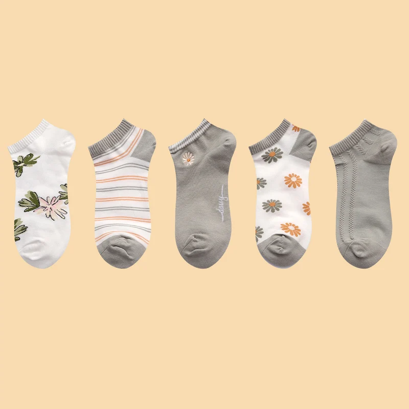 Embroidered Cartoon Boat Socks (10 Pairs)