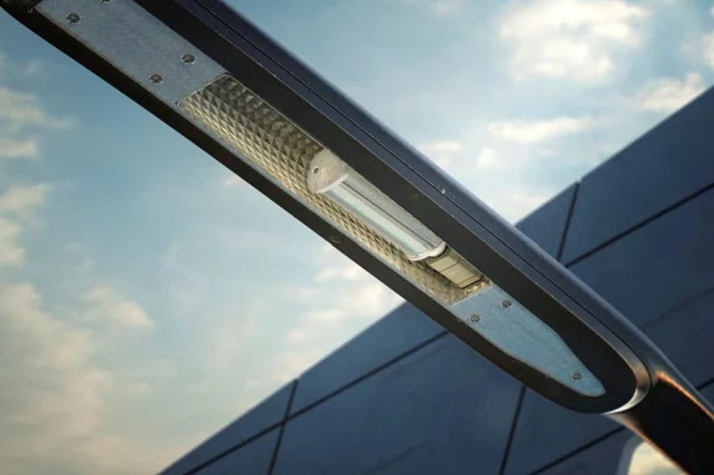 Ampoule LED puissante d'extérieur à visser (9000 lumens max)