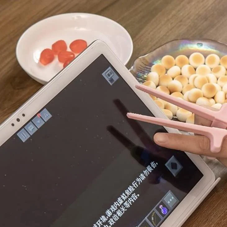 HandyHold Snacking Clips