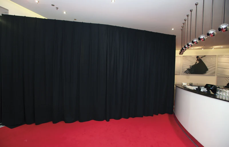 WENTEX P&D Curtain Molton 300 g/m² Black - 330 x 400 cm (W x H) - pleated Colore nero - 330 x 400 cm (L x H) - plissettato