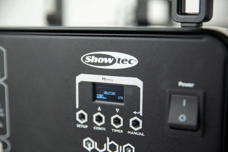 Showtec QubiQ S1500 Smoke Machine High performance 1500 W smoke machine Macchina del fumo ad alte prestazioni da 1500 W
