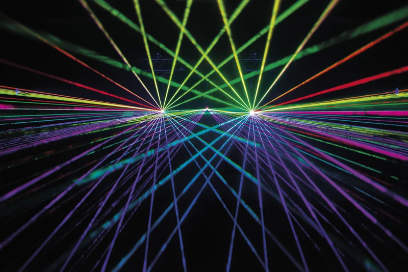 Showtec Solaris 11.0 Laser RGB a potenza elevata con Pangolin FB4