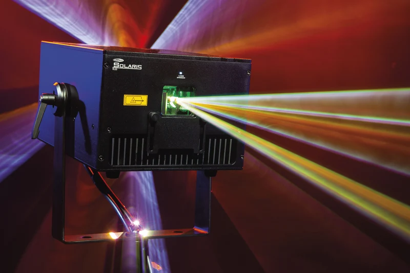 Showtec Solaris 11.0 Laser RGB a potenza elevata con Pangolin FB4
