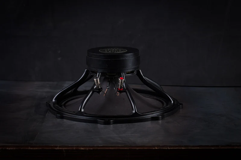 285 GMF Haut-parleur grave-médium 70W / 100dB / 8 Ohms